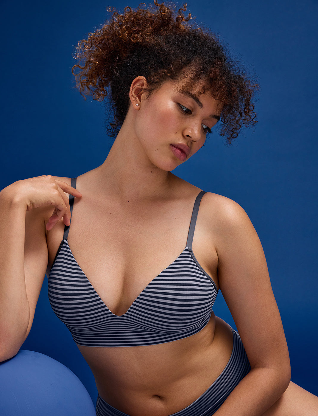 Form Seamless V-Neck Wireless Bra - Indigo Stripe - Nylon/Spandex -Thirdlove