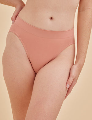 Form Seamless High-Leg Bikini - Cameo - Nylon/Spandex - ThirdLove,modelD