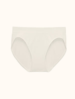 Form Seamless High-Leg Bikini - Sea Salt - Nylon/Spandex - ThirdLove,modelCC