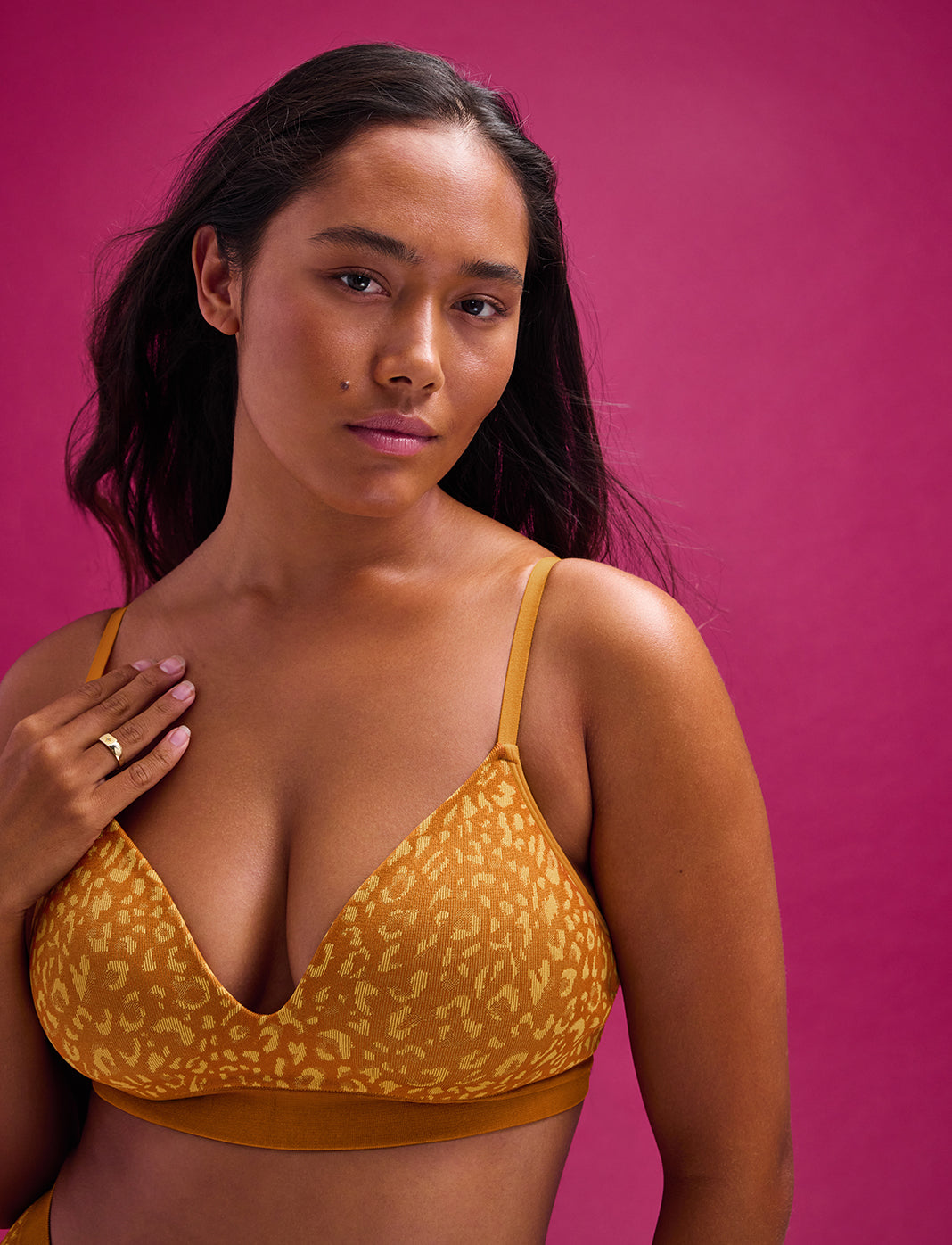 Form Seamless V-Neck Wireless Bra - Ochre Animal - Nylon/Spandex -Thirdlove