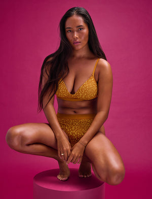 Form Seamless V-Neck Wireless Bra - Ochre Animal - Nylon/Spandex -Thirdlove